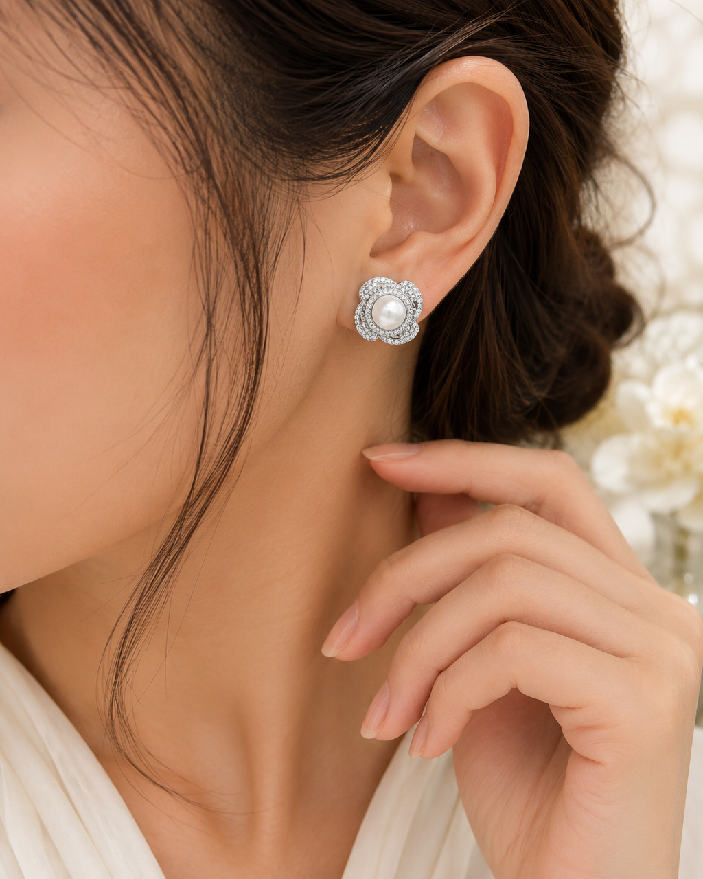 Elegant Floral Pearl Stud Earrings