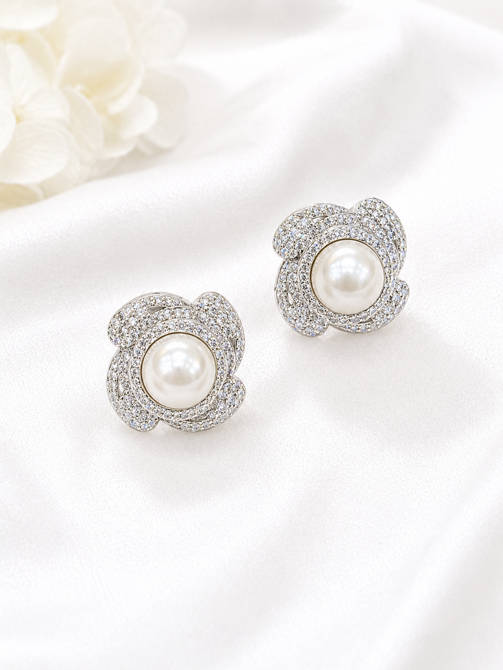 Elegant Floral Pearl Stud Earrings